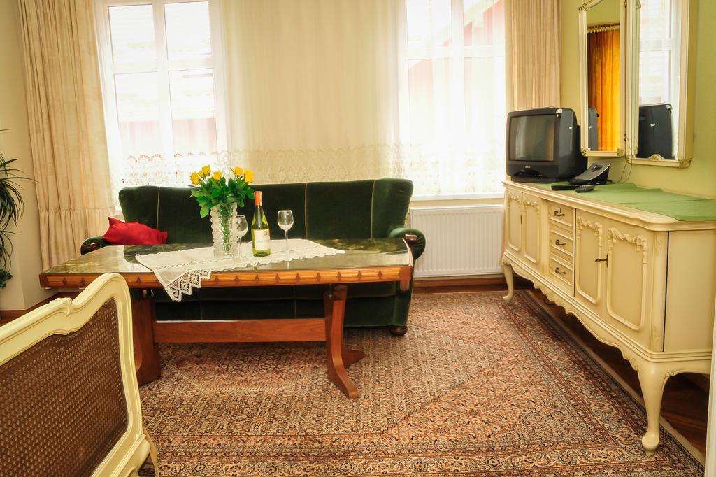 Willa Elysium Bed & Breakfast Lądek-Zdrój Rom bilde